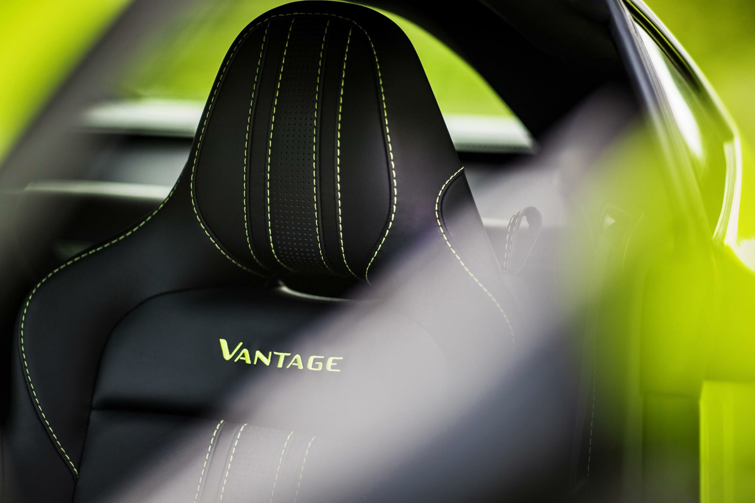 20- Aston Martin V8 Vantage