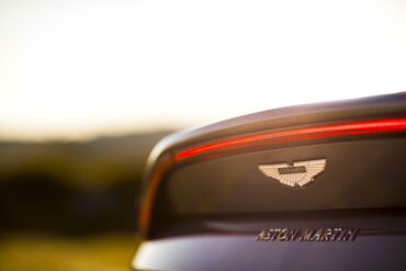 34- Aston Martin Vantage
