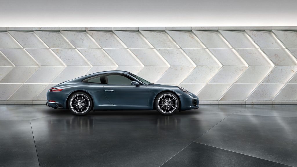 Porsche 911 - a rival to the Aston Martin V8 Vantage