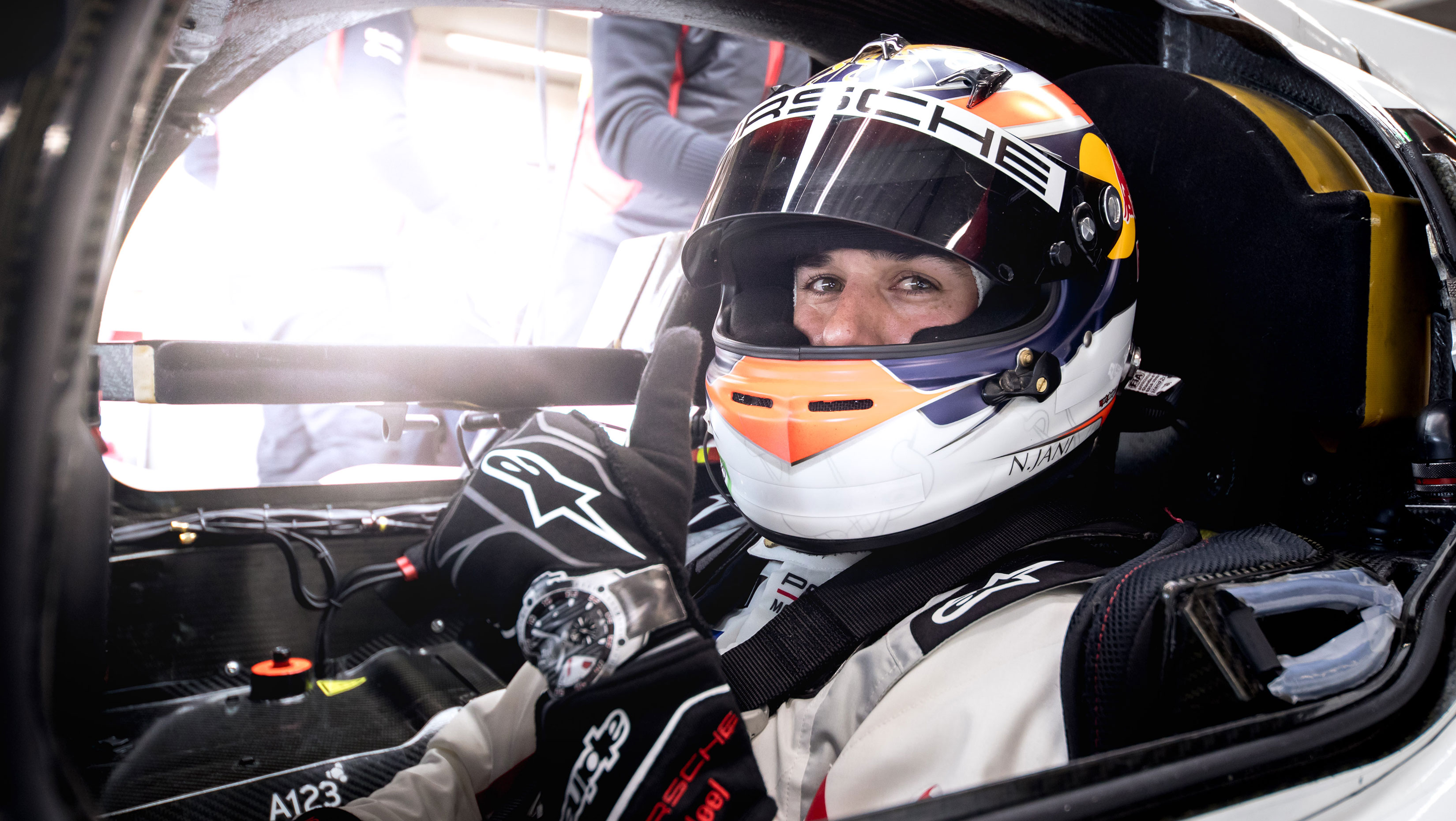 Porsche 919 Hybrid Evo Going Faster Than A Formula 1 Car