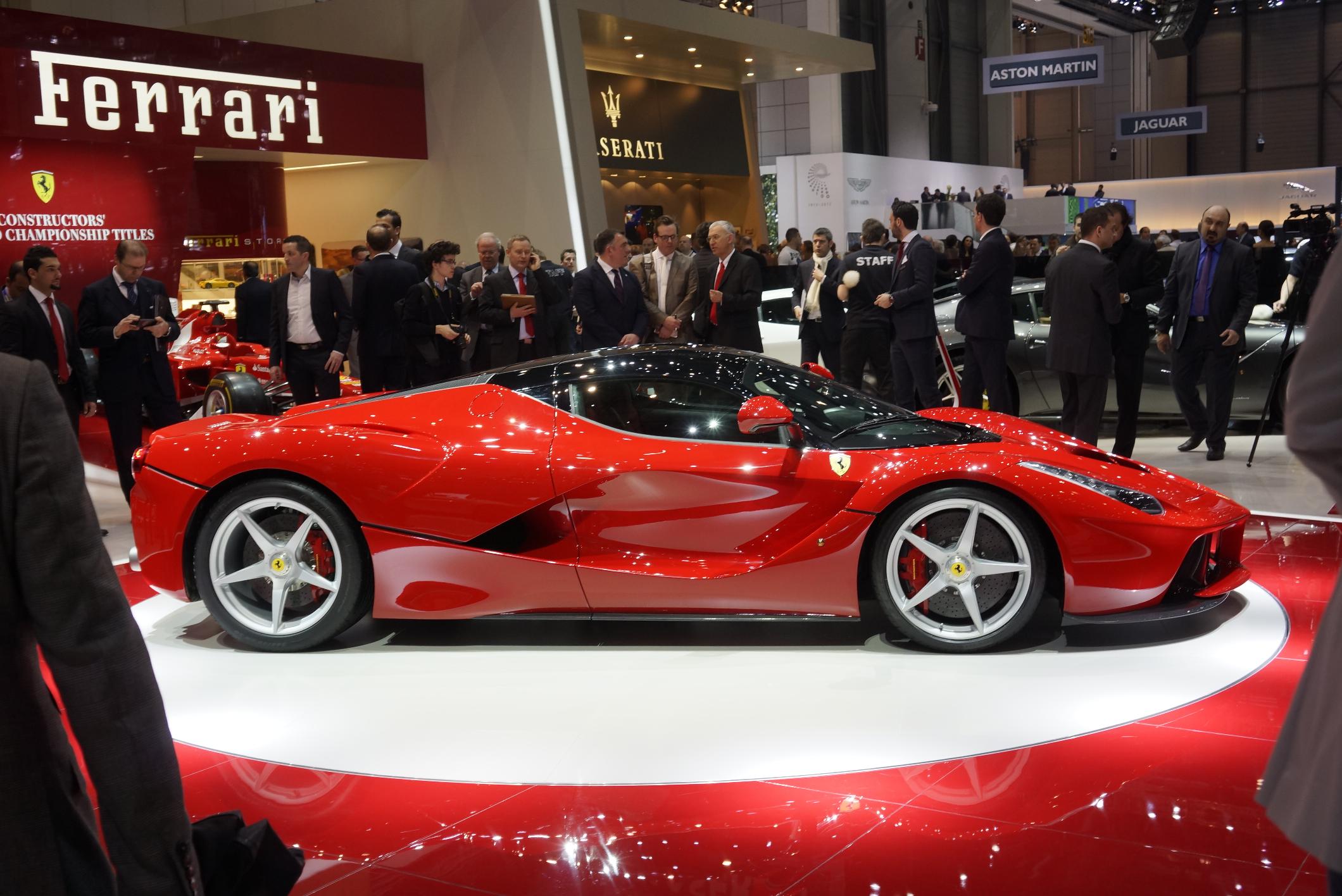 Ferrari LaFerrari Ultimate Guide 14