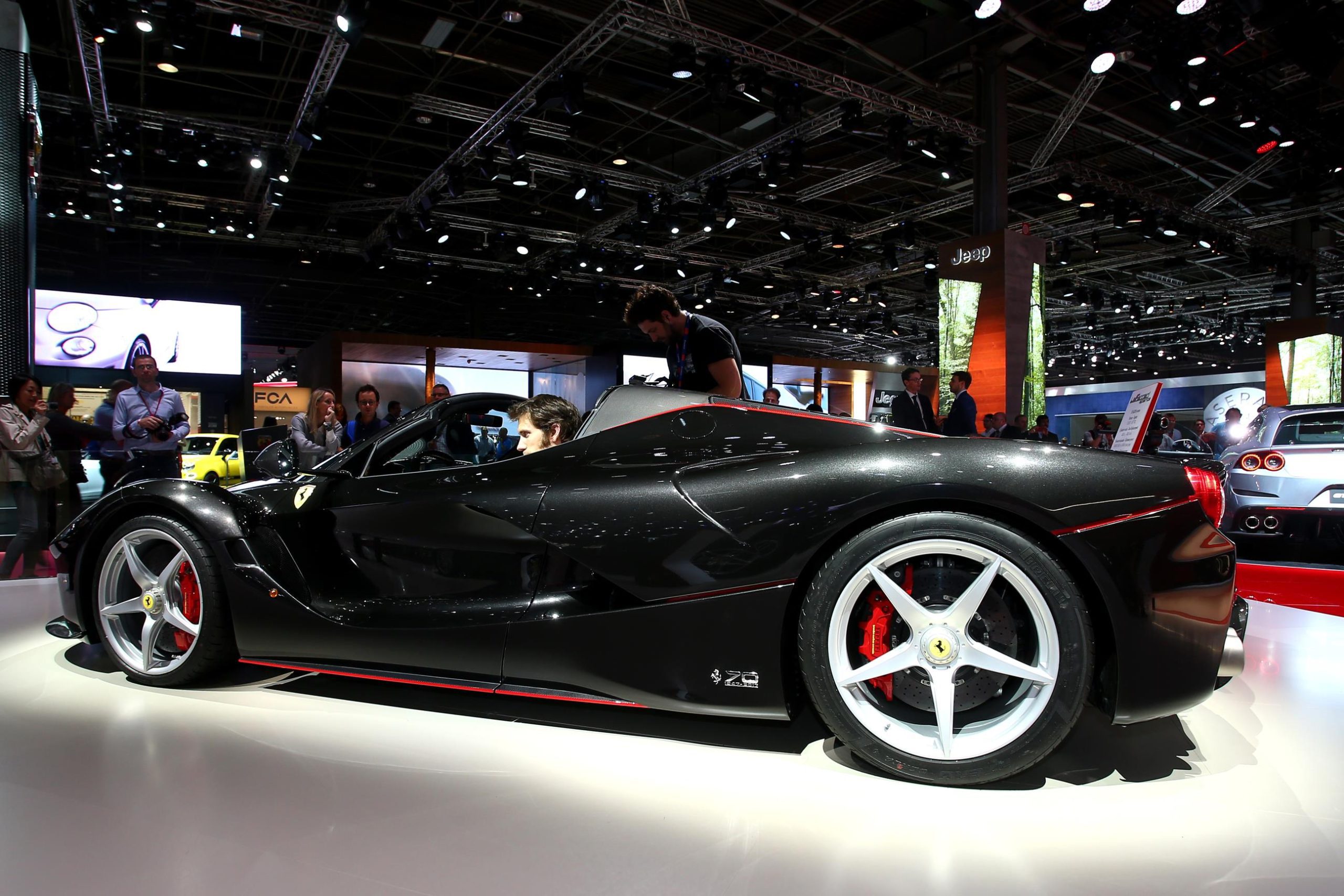 Ferrari LaFerrari Ultimate Guide 56