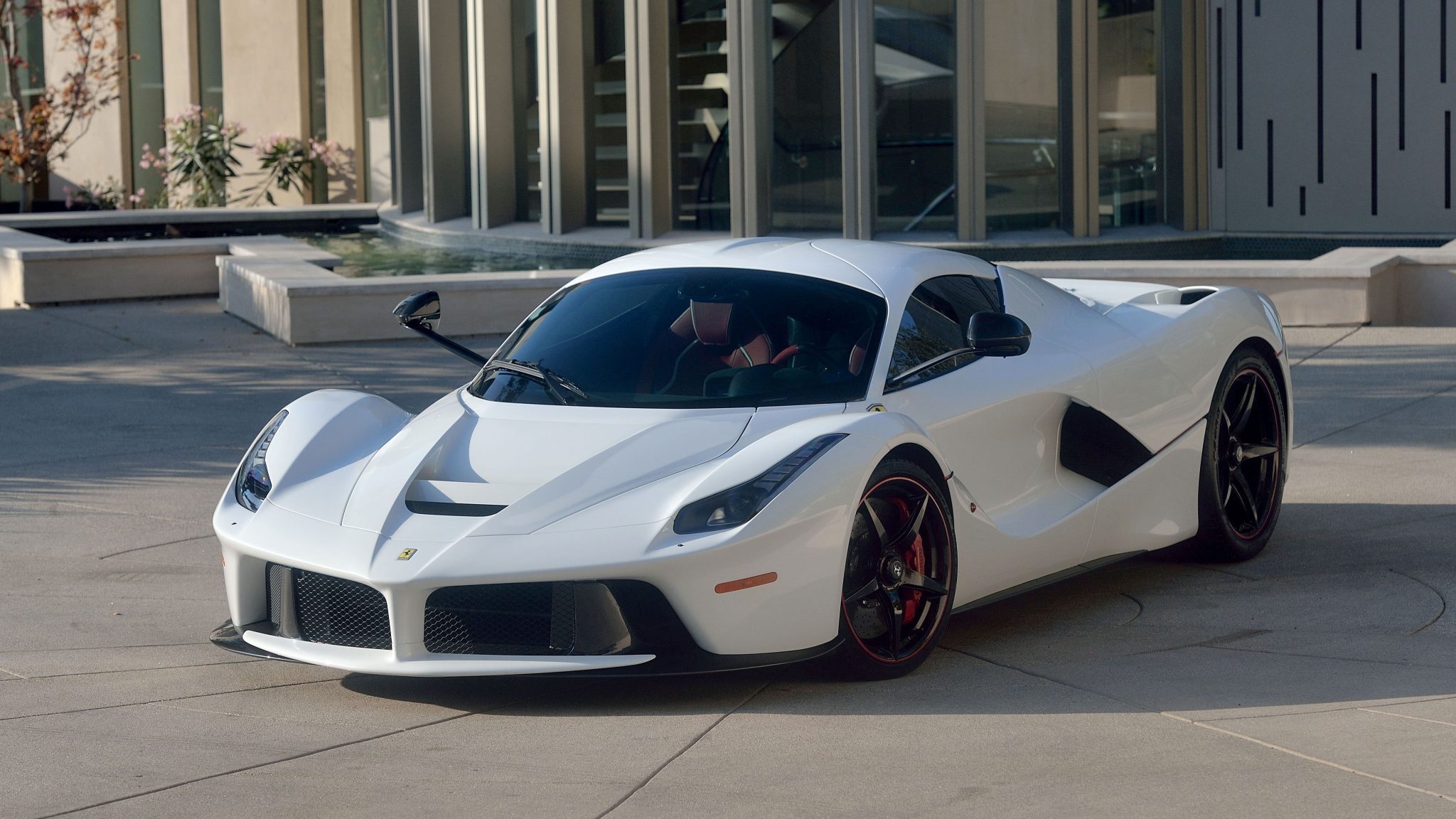 Ferrari LaFerrari Price, Specs, Videos, Images, Performance & More