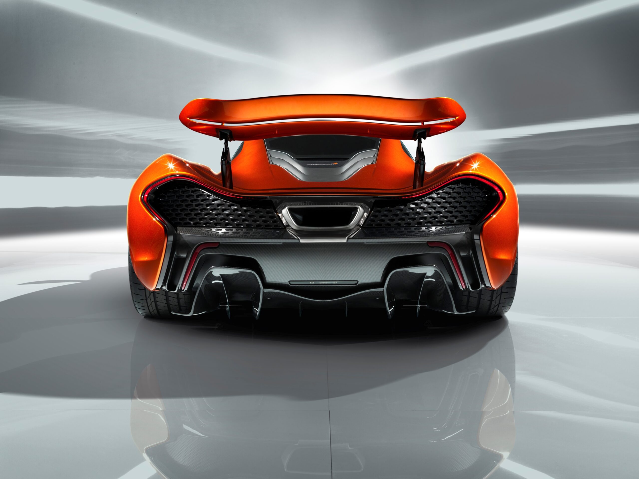 13 McLaren P1