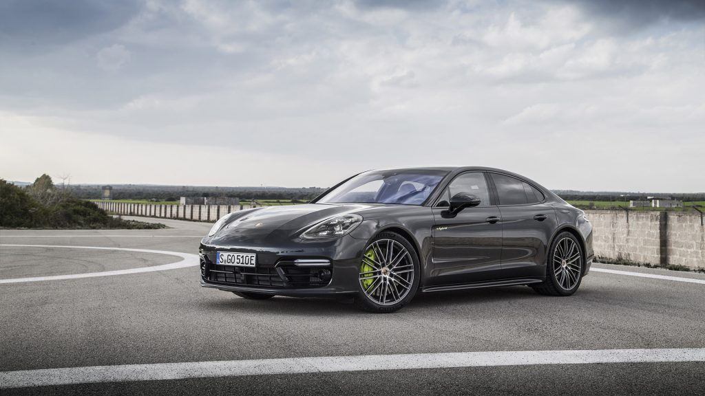 2018-Porsche-Panamera-Turbo-S-E-Hybrid-V1-1080