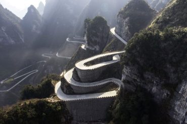 Tianmen Shan Big Gate Road