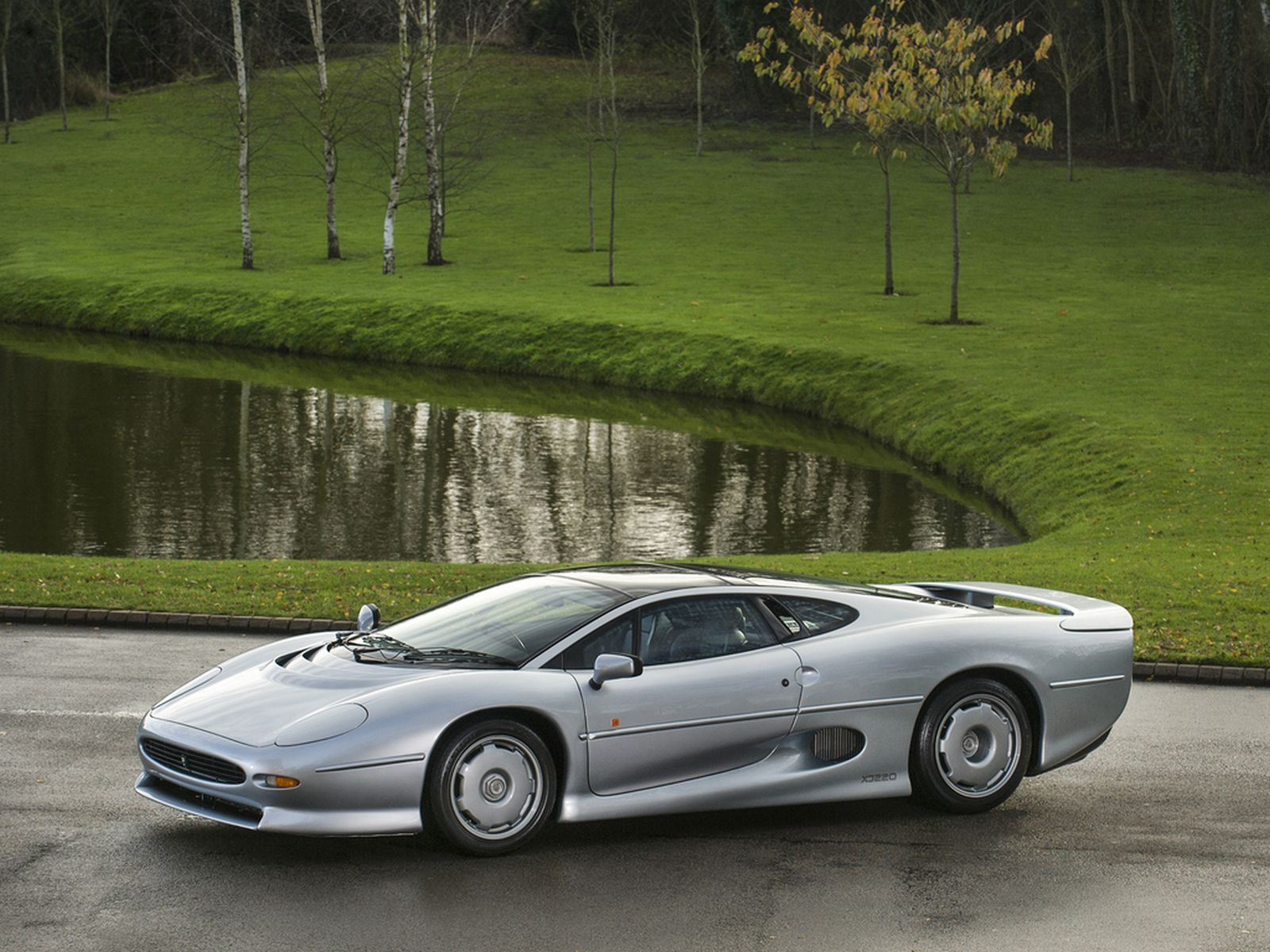 Jaguar XJ220 - Best 90s Supercars