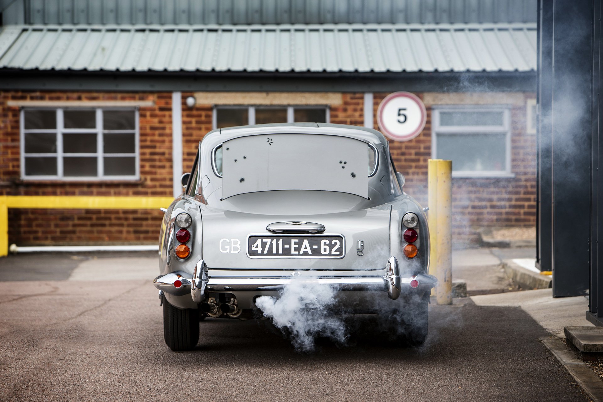 Aston Martin DB5 Bond car