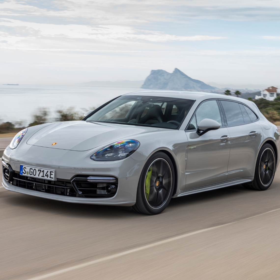 Panamera e hybrid. Порше Панамера турбо. Porsche Panamera Turbo s e-Hybrid. Порше Панамера 2022. Порше Панамера турбо s 2022.