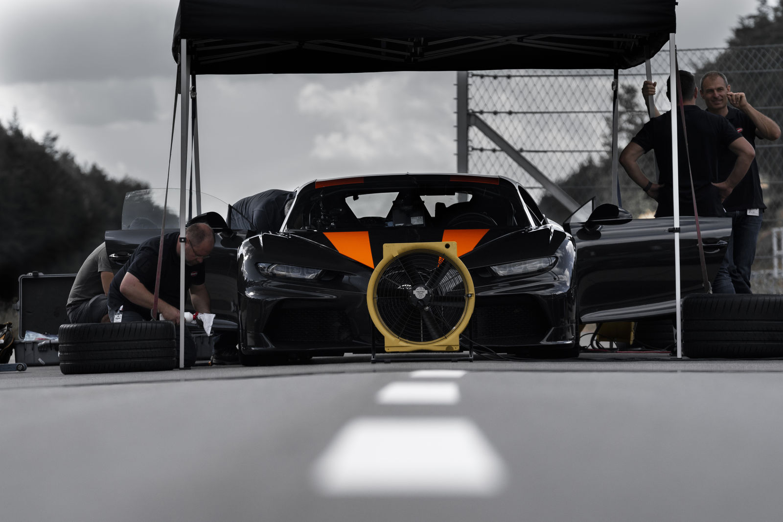 Bugatti Chiron 300 mph