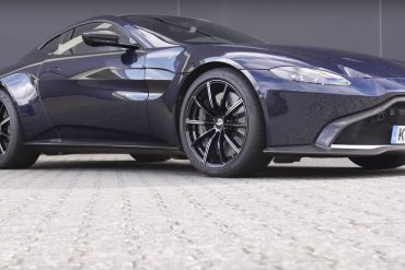 Aston Martin Vantage AMR manual