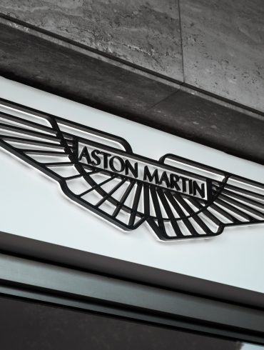 car logo with wings