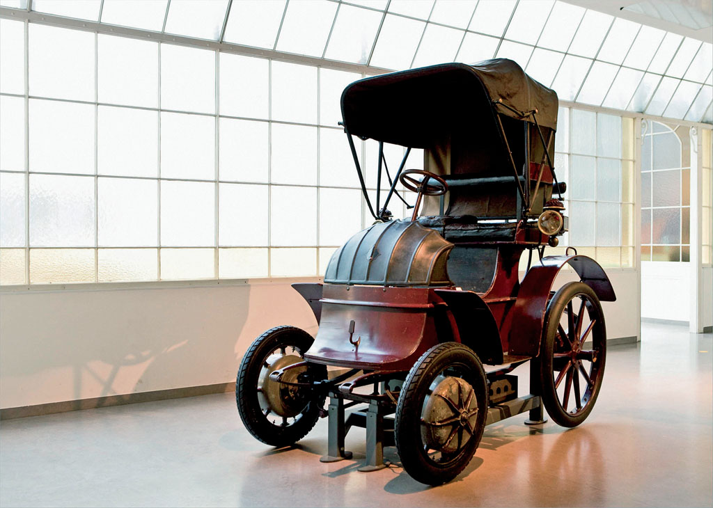 1900 Lohner Porsche Hybrid