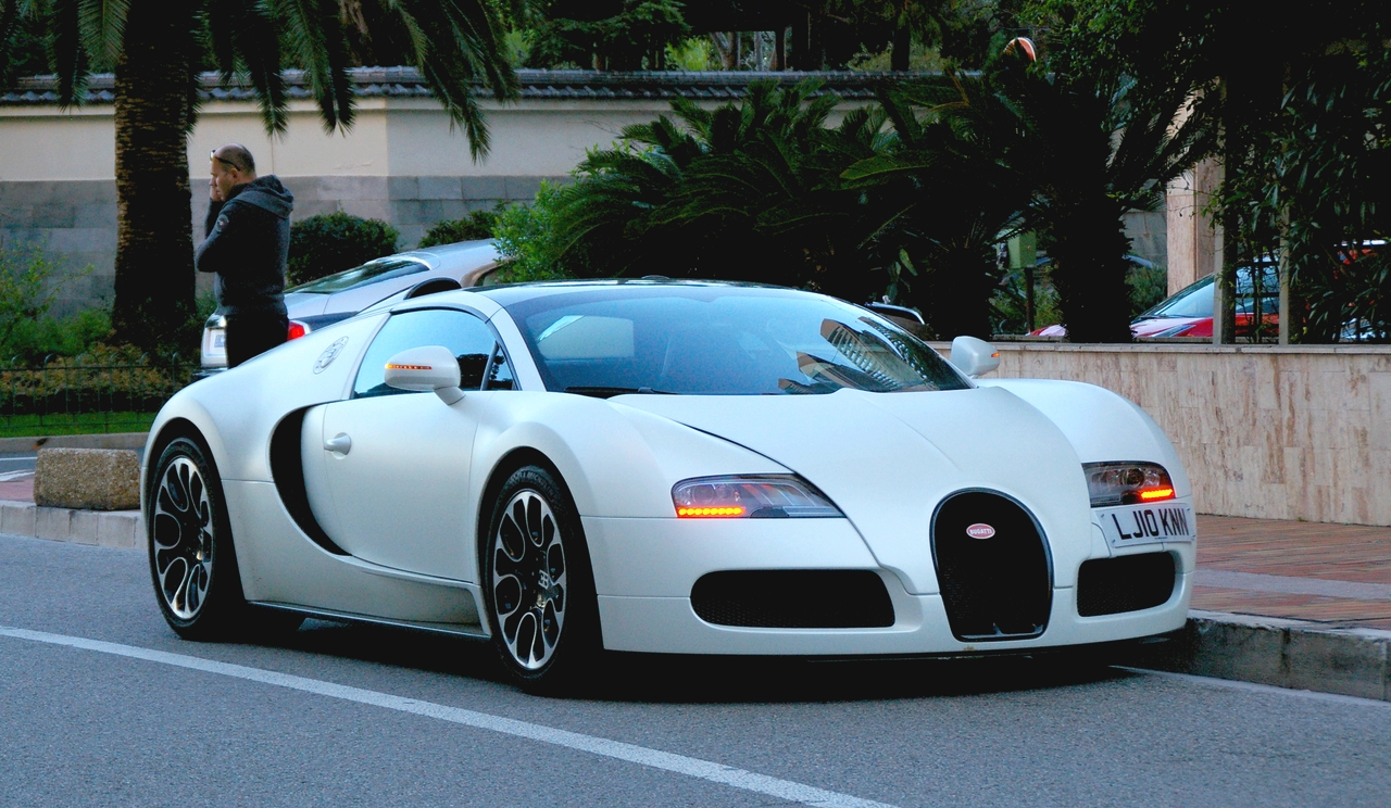 The 2020 Bugatti Veyron Grand Sport Sang Blanc