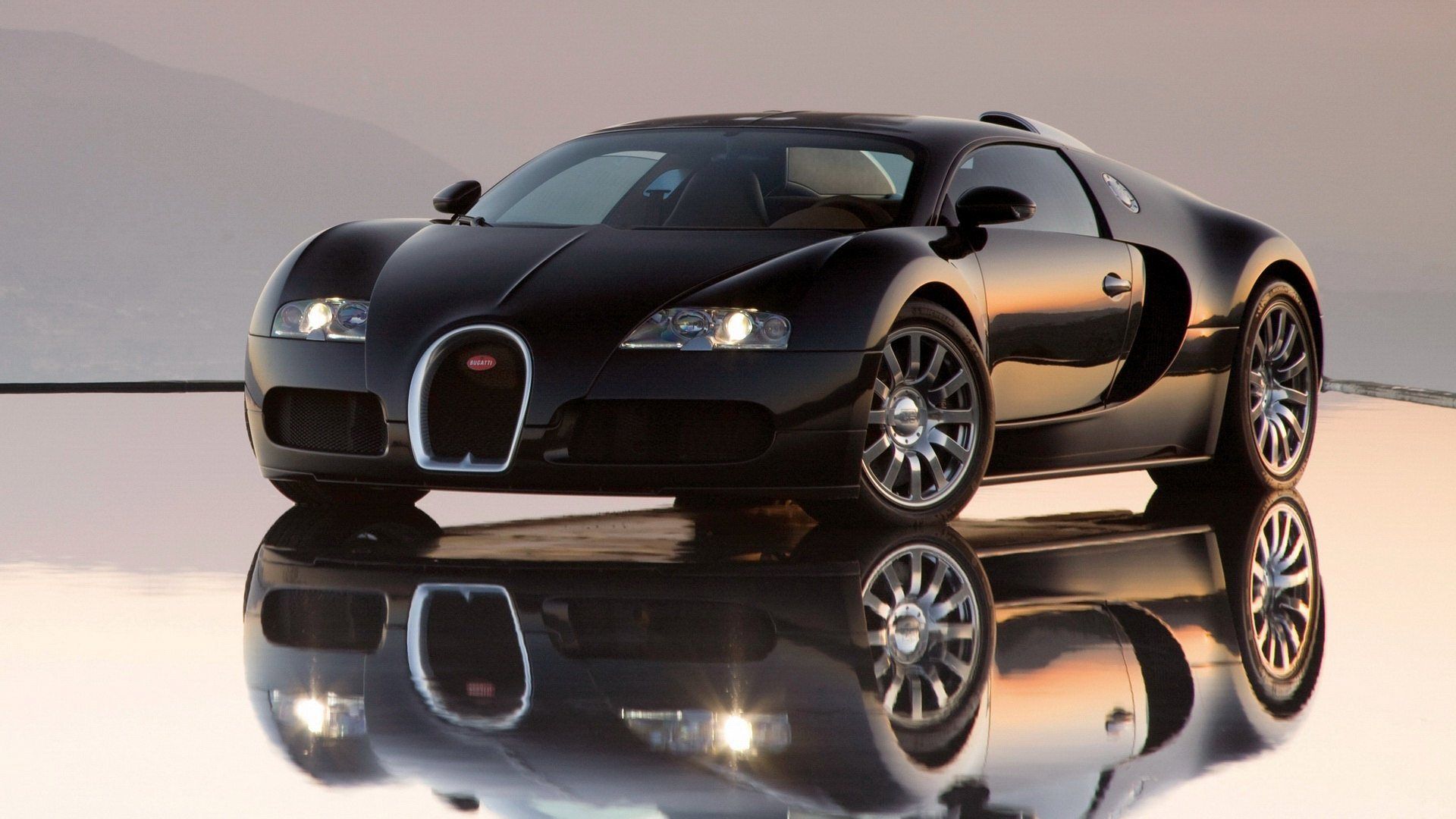 A Dive Iconic Bugatti Veyron – Supercars.net