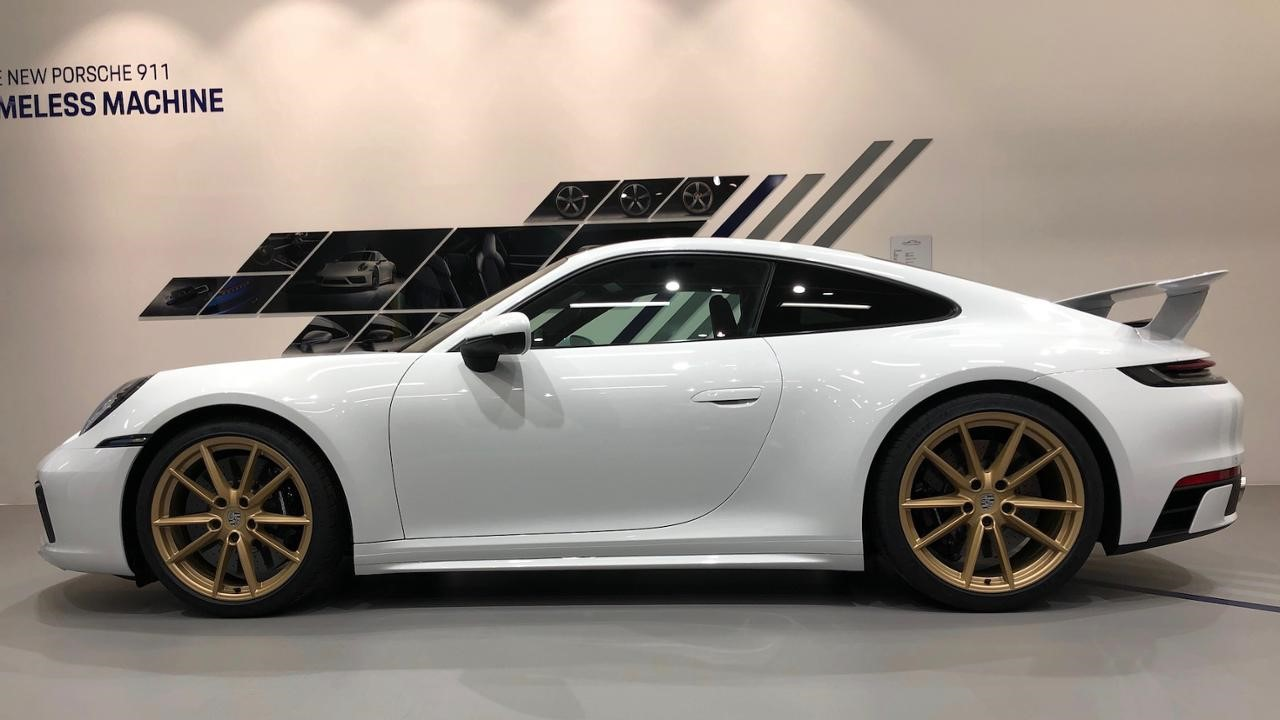 Porsche 911 carrera type 992 sport design kit