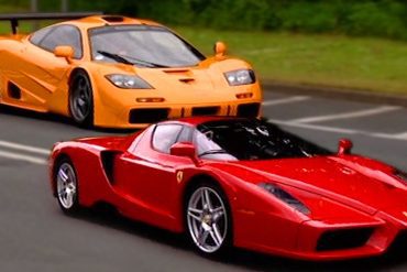 Ferrari Enzo vs McLaren F1