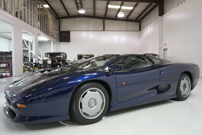 Jaguar XJ220