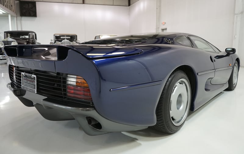 Jaguar XJ220