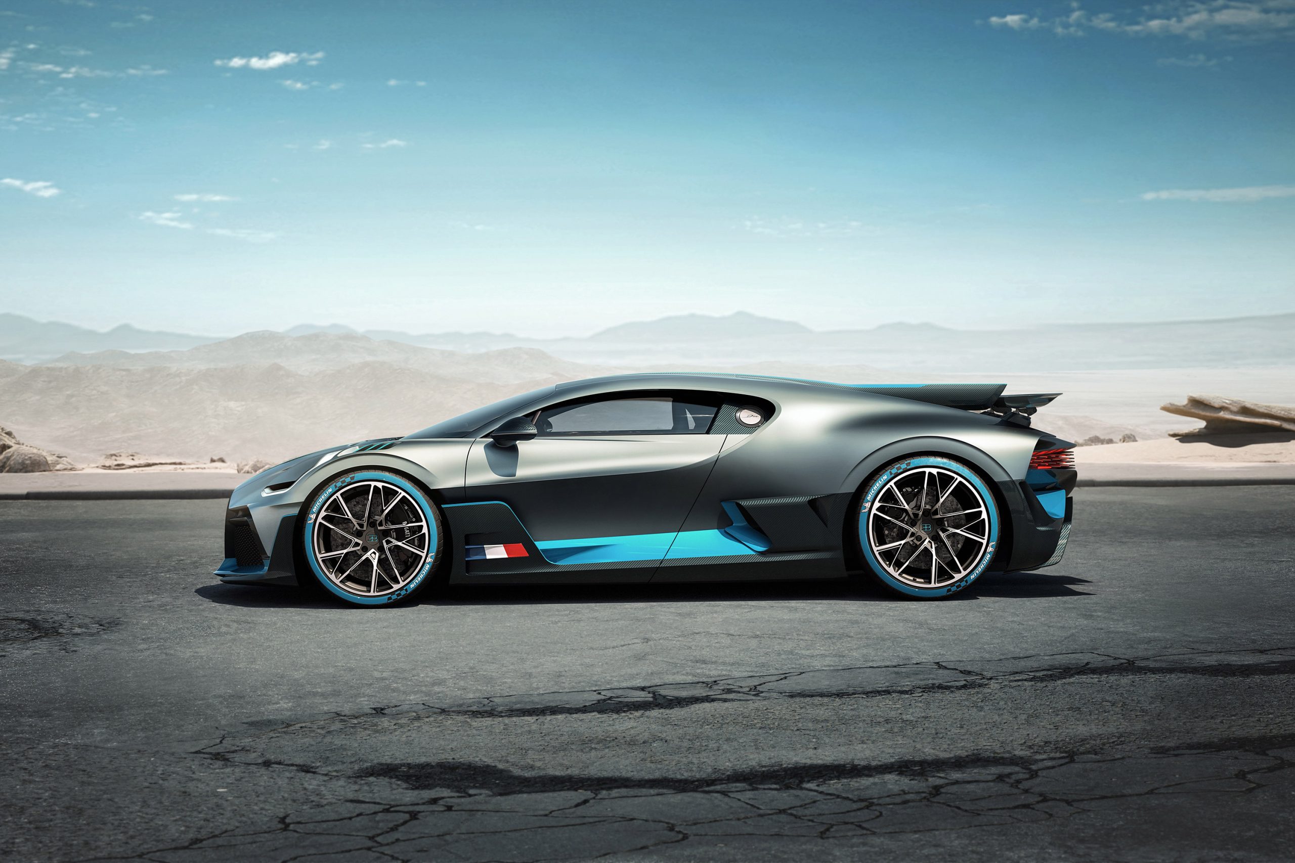 2019 Bugatti Divo Wallpapers