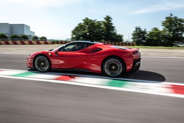 Ferrari SF90 Stradale Wallpapers