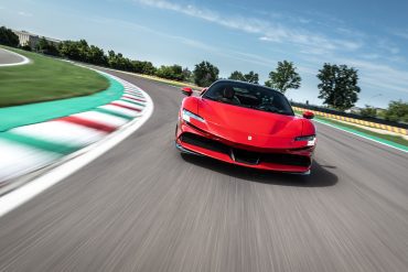 Ferrari SF90 Stradale Wallpapers