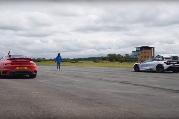 Porsche 992 911 Turbo S vs McLaren 720S