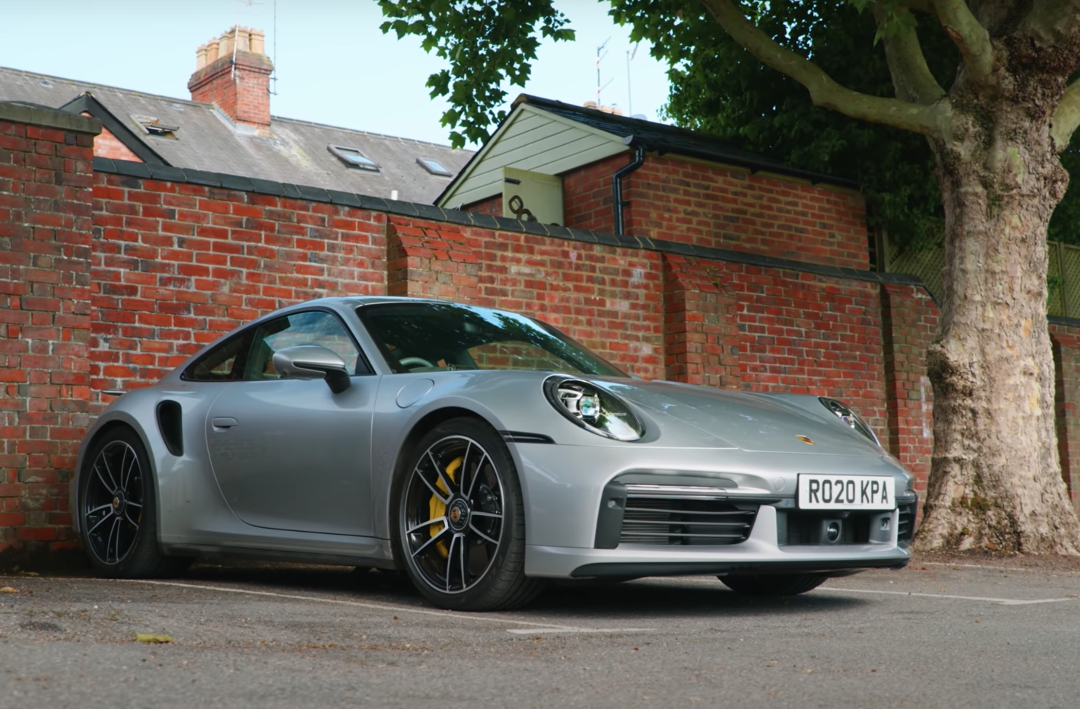 VIDEO: New Porsche 911 Turbo S (992) Review VIDEO: New Porsche 911 Turbo S (992) Review