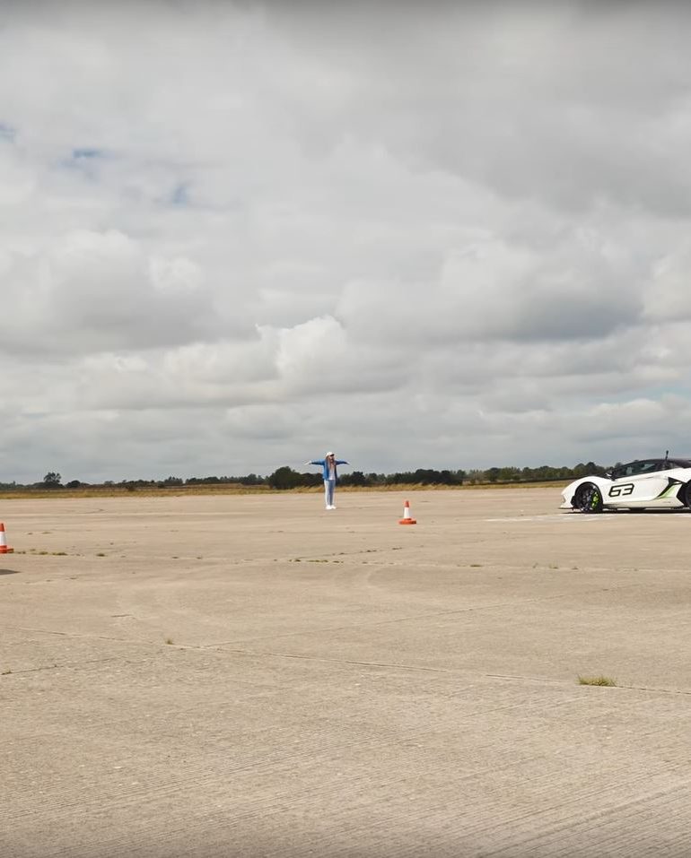 812 vs SVJ vs Turbo S drag race