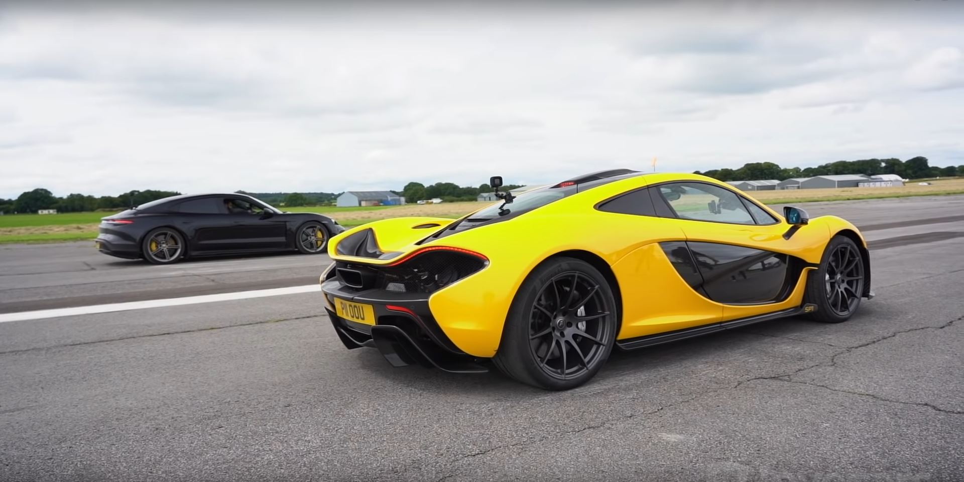 McLaren P1 vs Porsche Taycan Turbo S