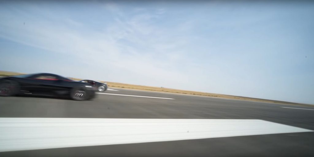 Bugatti Veyron vs SSC Tuatara