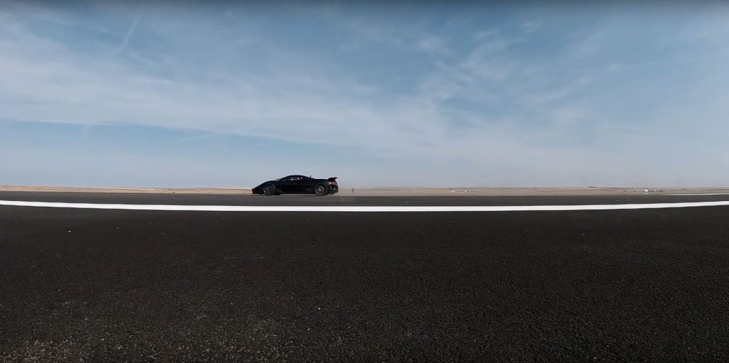 Bugatti Veyron vs SSC Tuatara