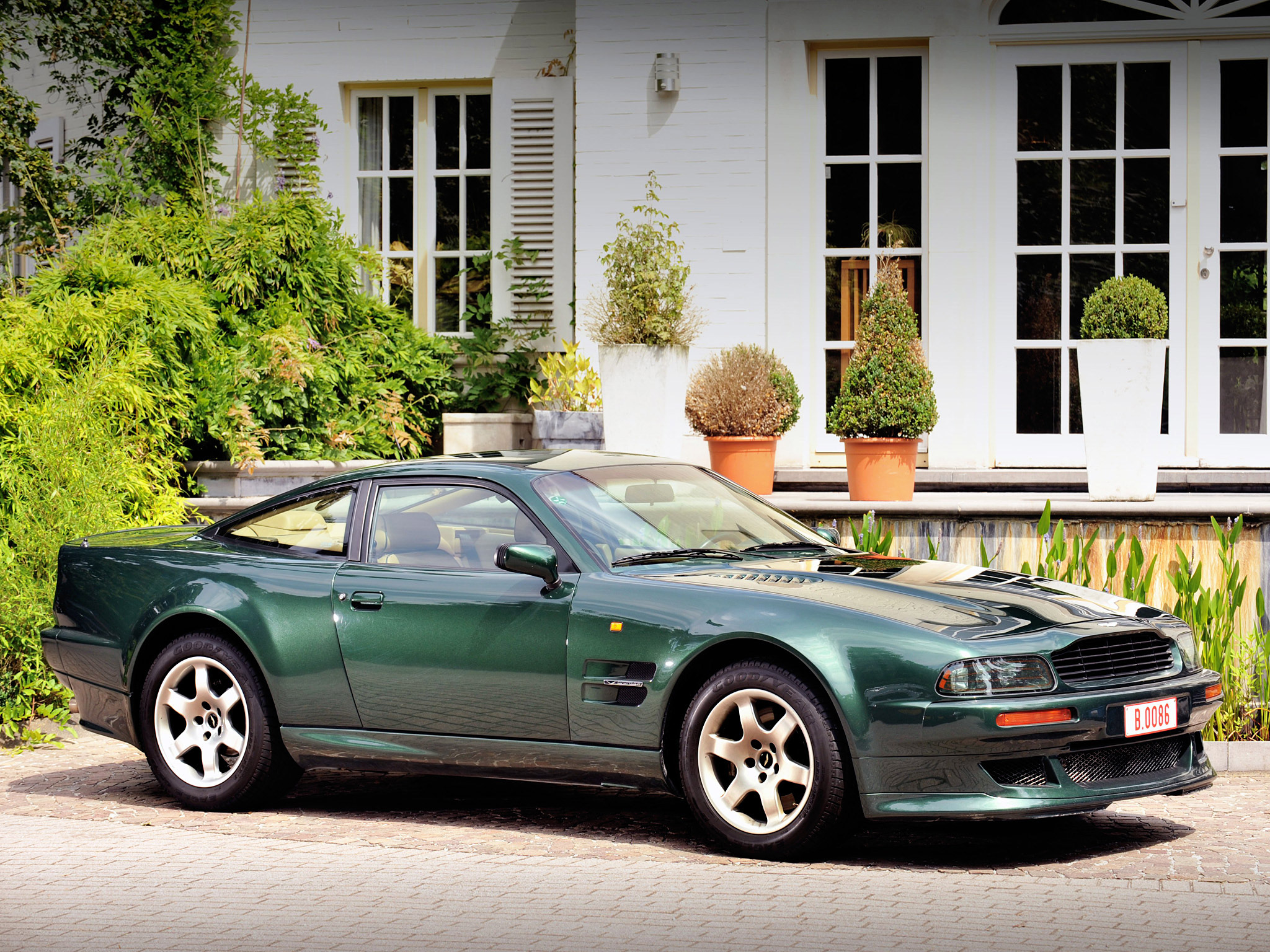 1993 Aston Martin V8 Vantage