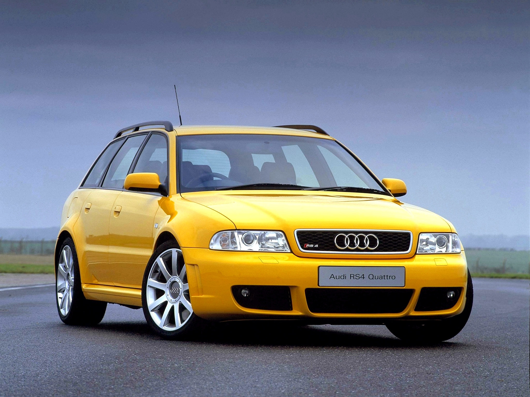 Ауди с4 размер колес. Audi rs4 b5. Audi rs4 b5 2000. Ауди rs4 avant b5. Rs4 avant 2000.