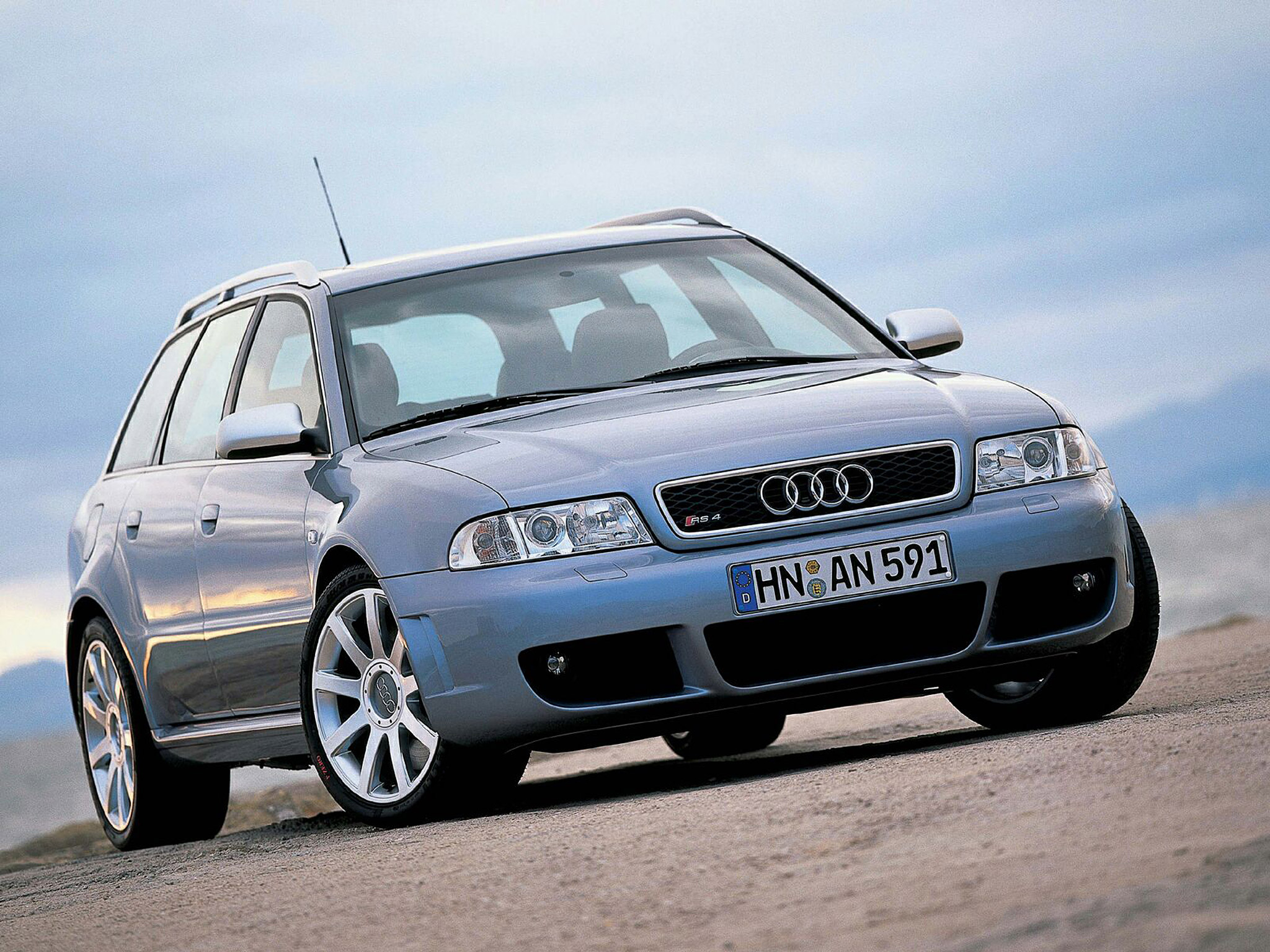 Ауди б5 универсал купить. Ауди rs4 avant b5. Ауди рс4 Авант 2001. Audi rs4 2000. Ауди рс4 универсал.