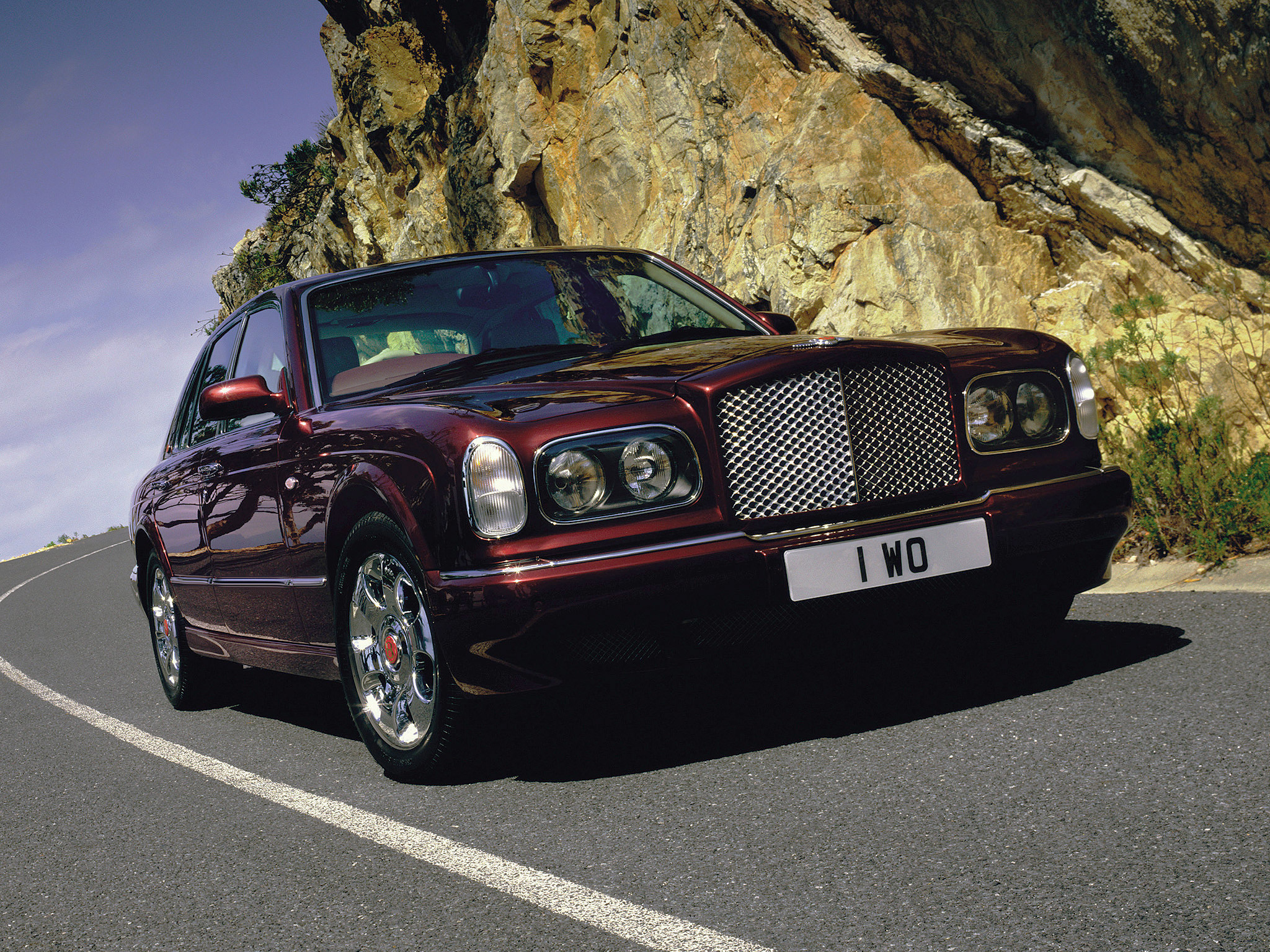 Luxurious Power: The 2002 Bentley Arnage R