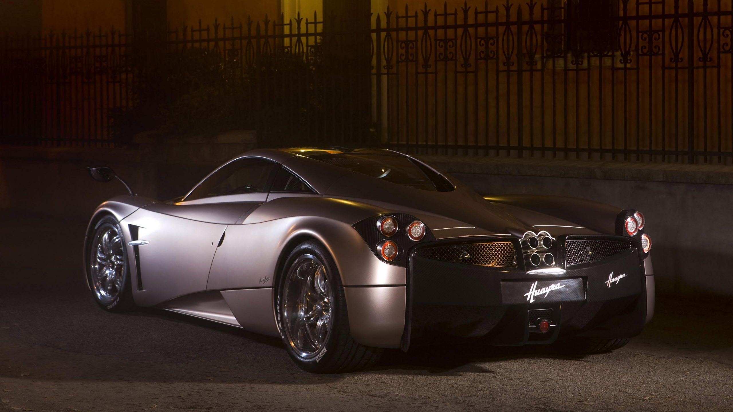 Pagani Huayra РѕР±РѕРё
