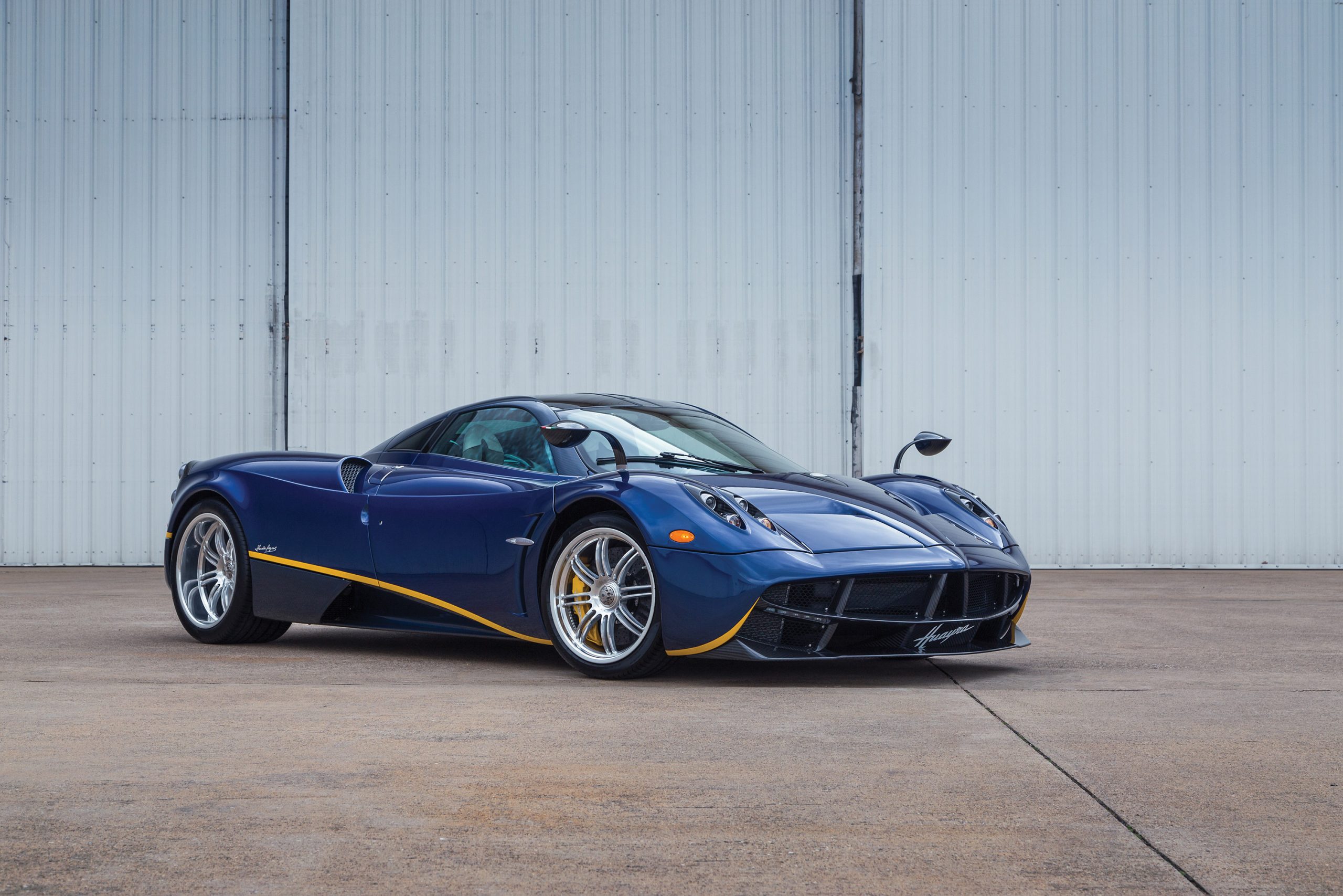Спорткар Pagani Huayra