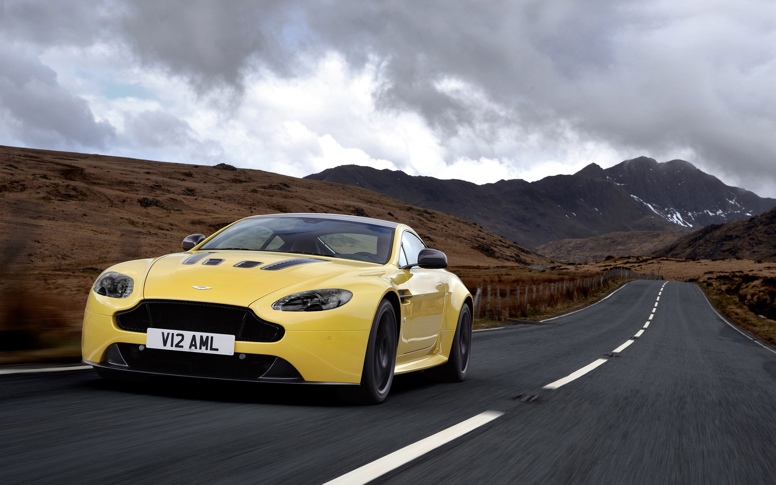 Aston Martin V12 Vantage
