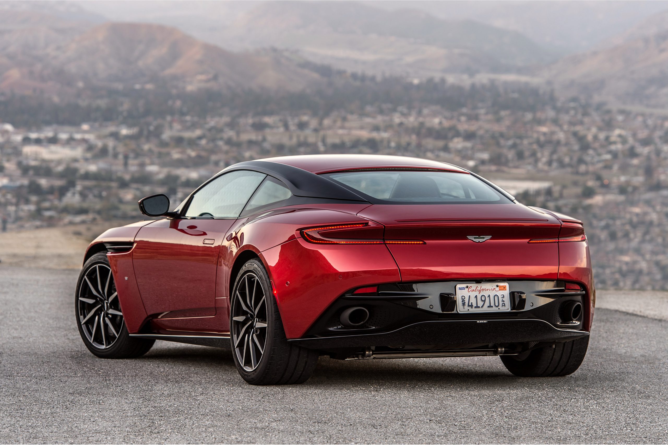 Aston Martin db11 2014