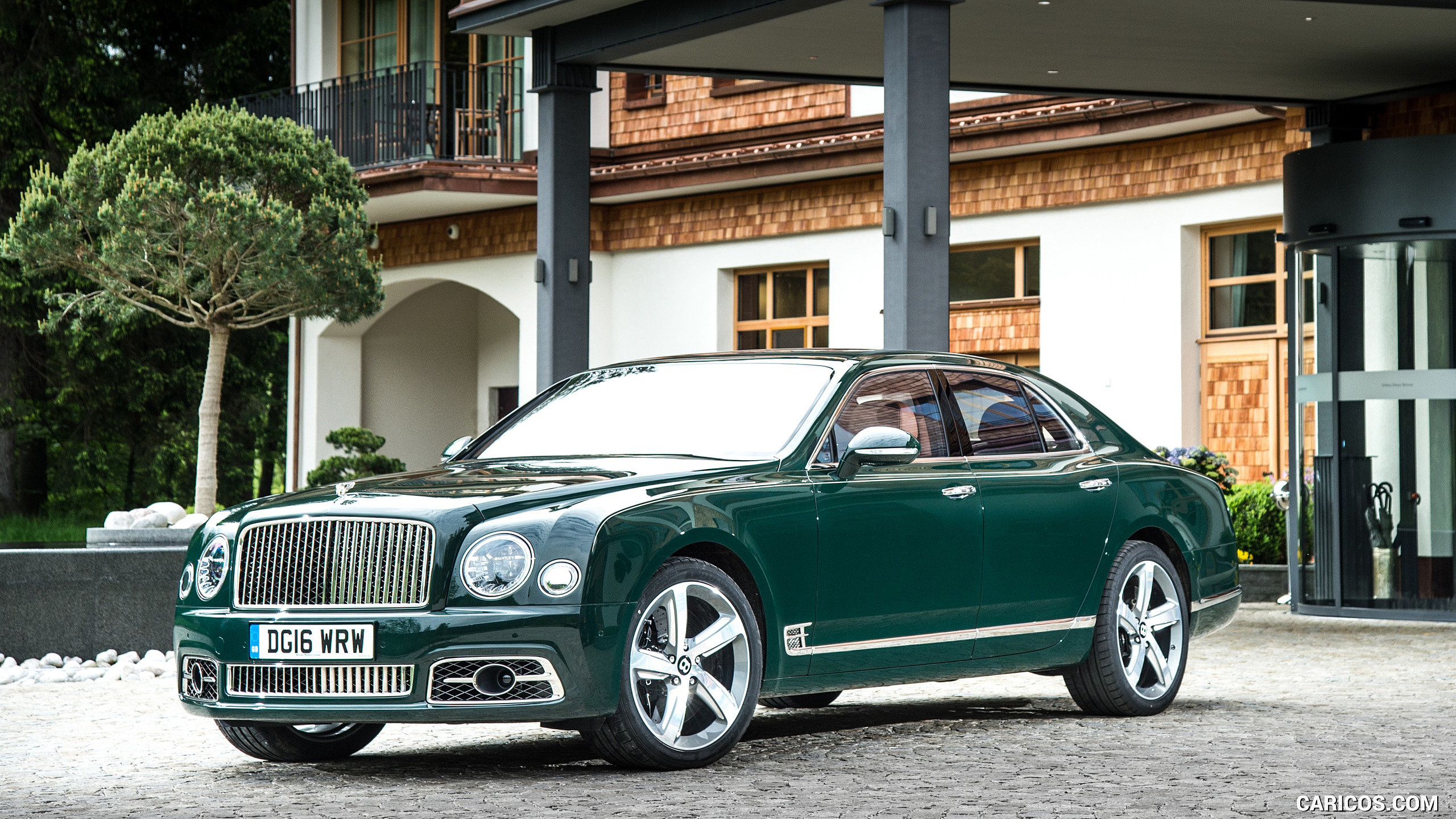 The Ultimate Luxury Experience: The 2017 Bentley Mulsanne Speed