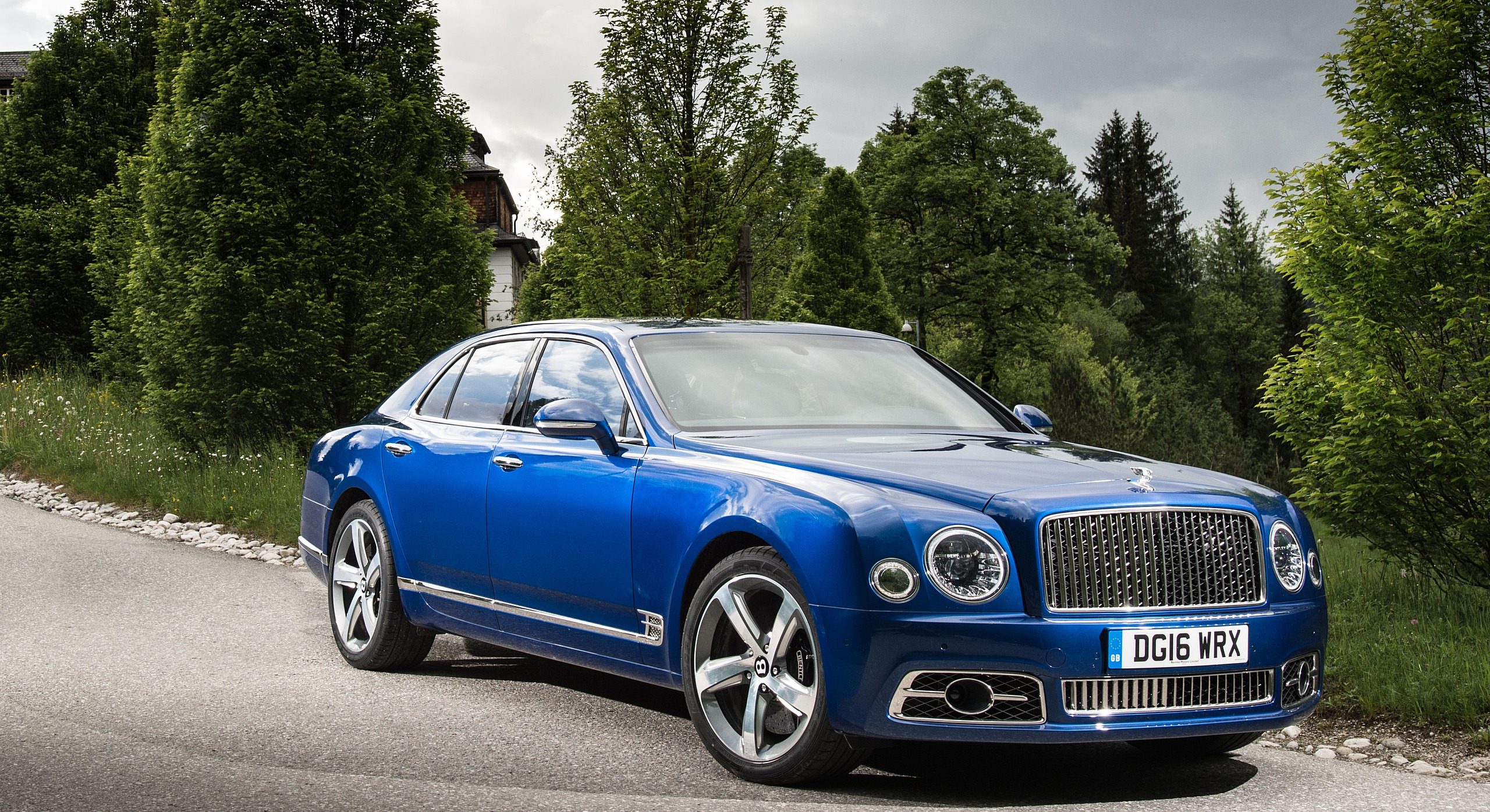 The Ultimate Luxury Experience: The 2017 Bentley Mulsanne Speed