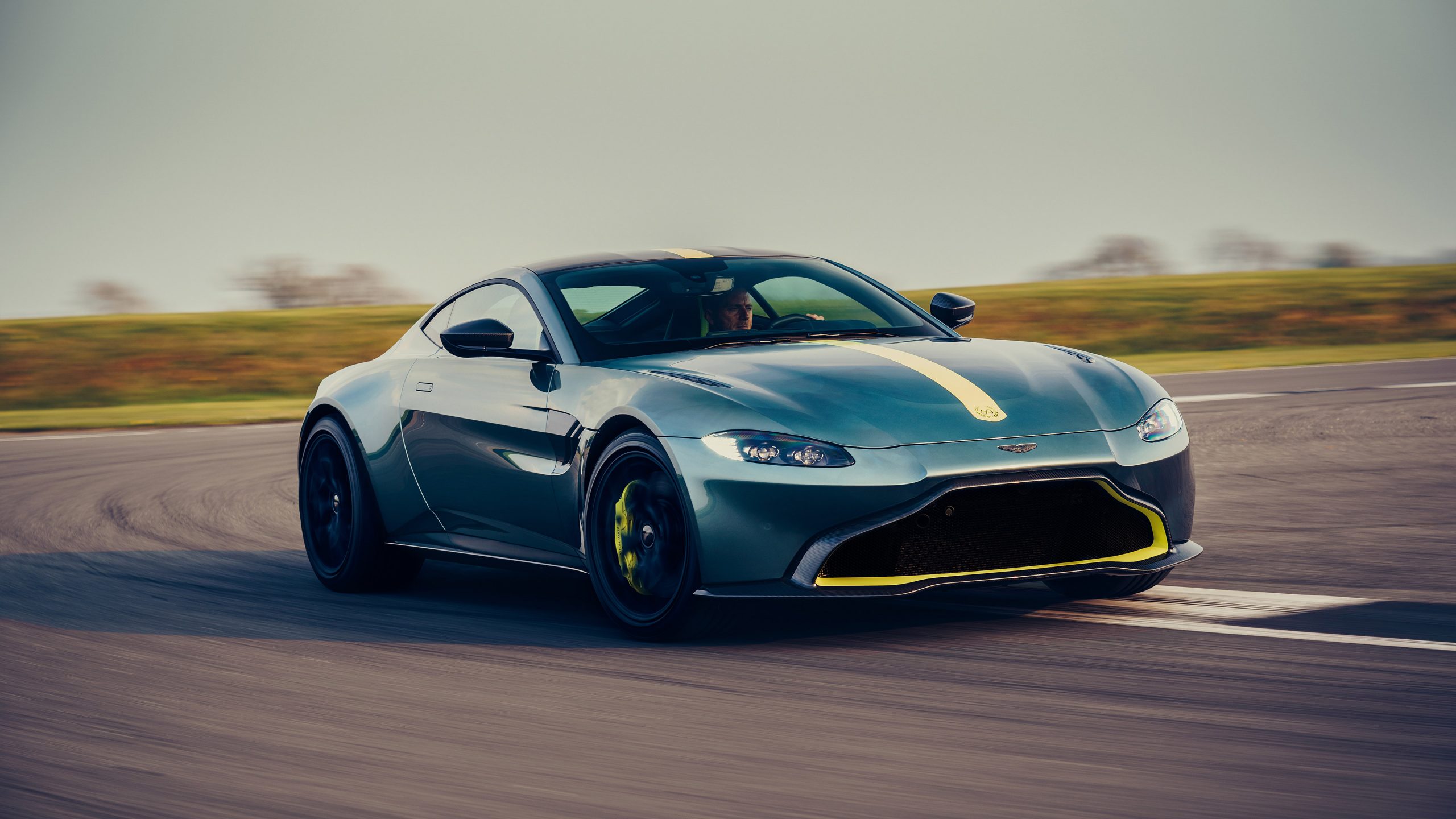 Aston Martin Vantage AMR