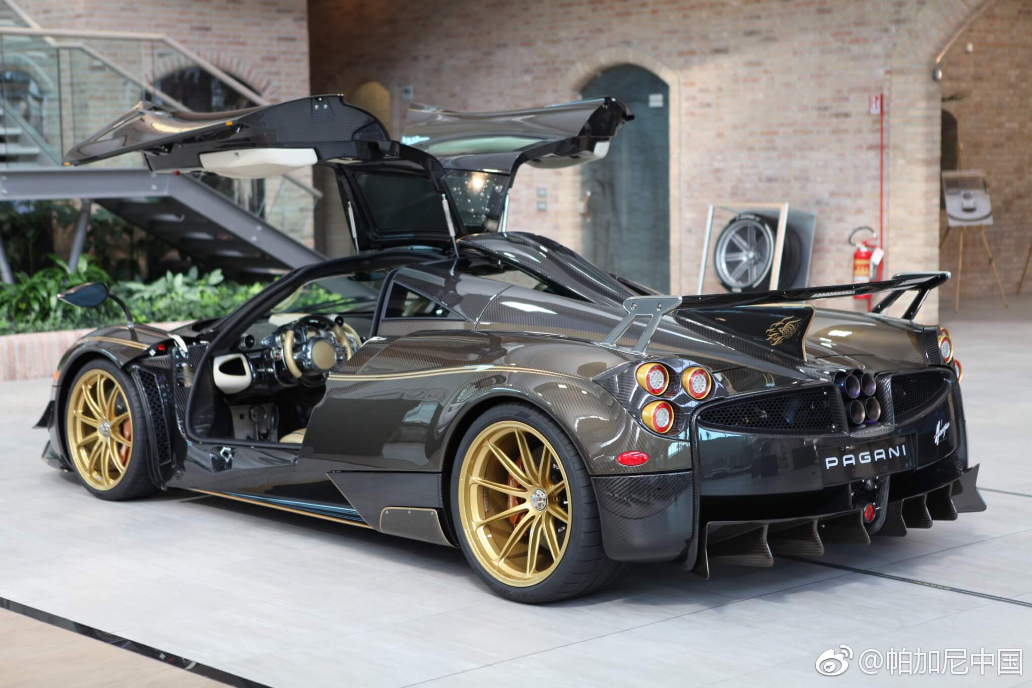 Pagani Huayra Dinastia Wallpapers | SuperCars.net