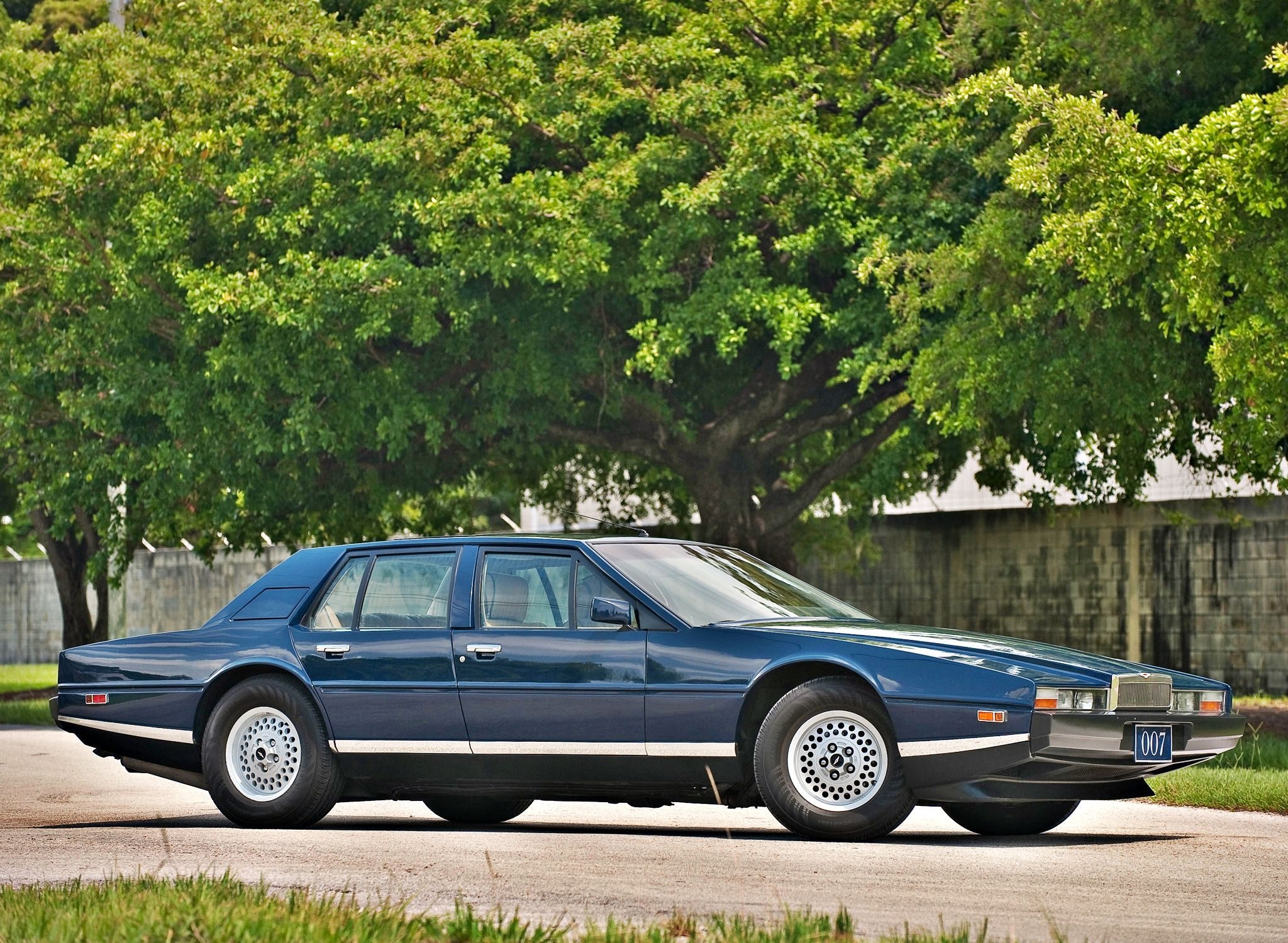 1976 Aston Martin Lagonda Wallpapers | SuperCars.net