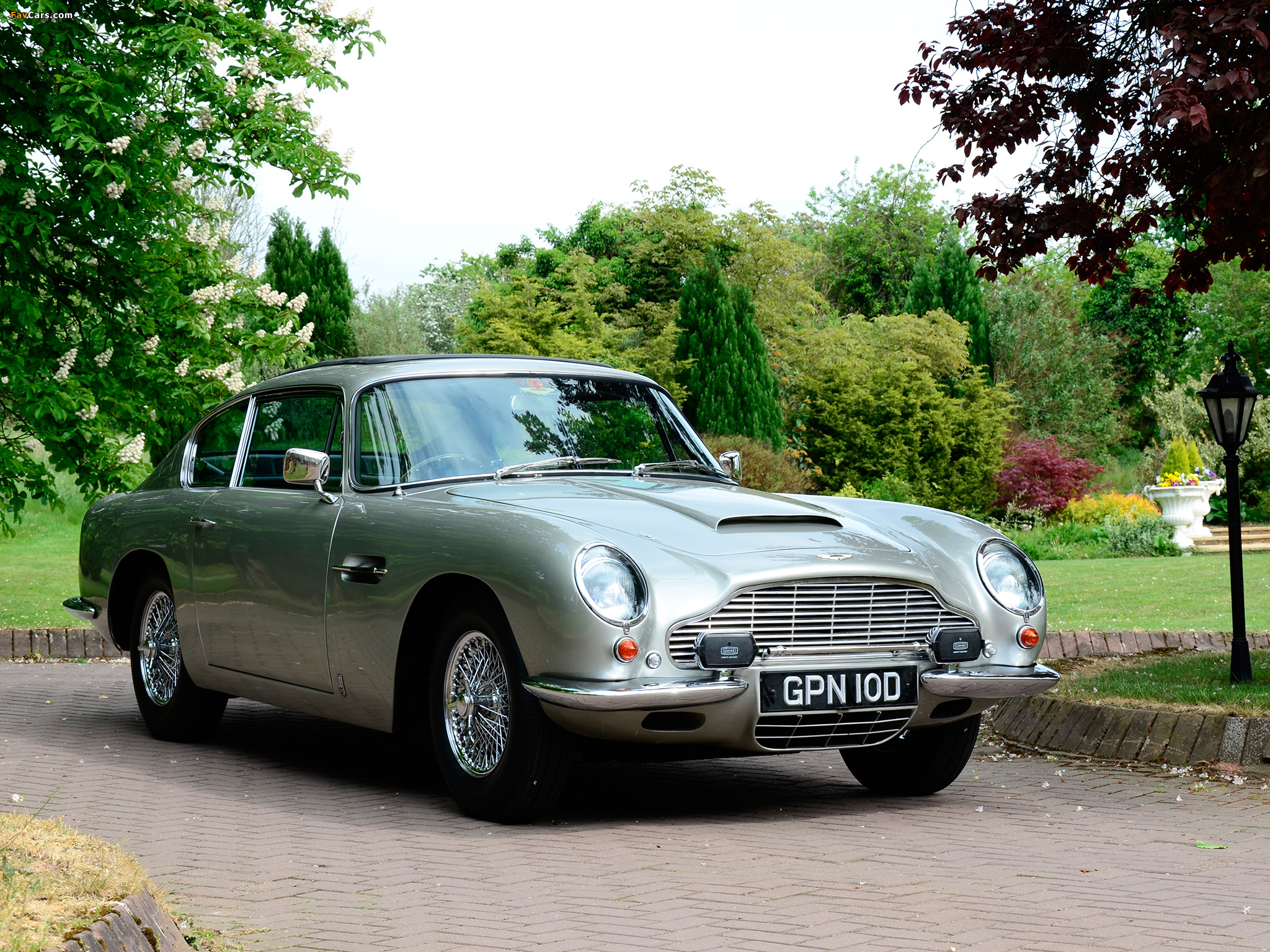 1965 Aston Martin DB6 Vantage