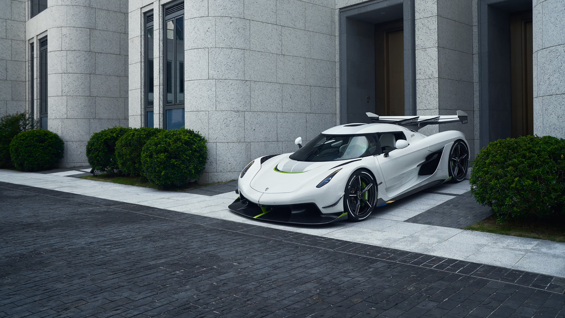 Download wallpaper: Koenigsegg Jesko Absolut 1366x768