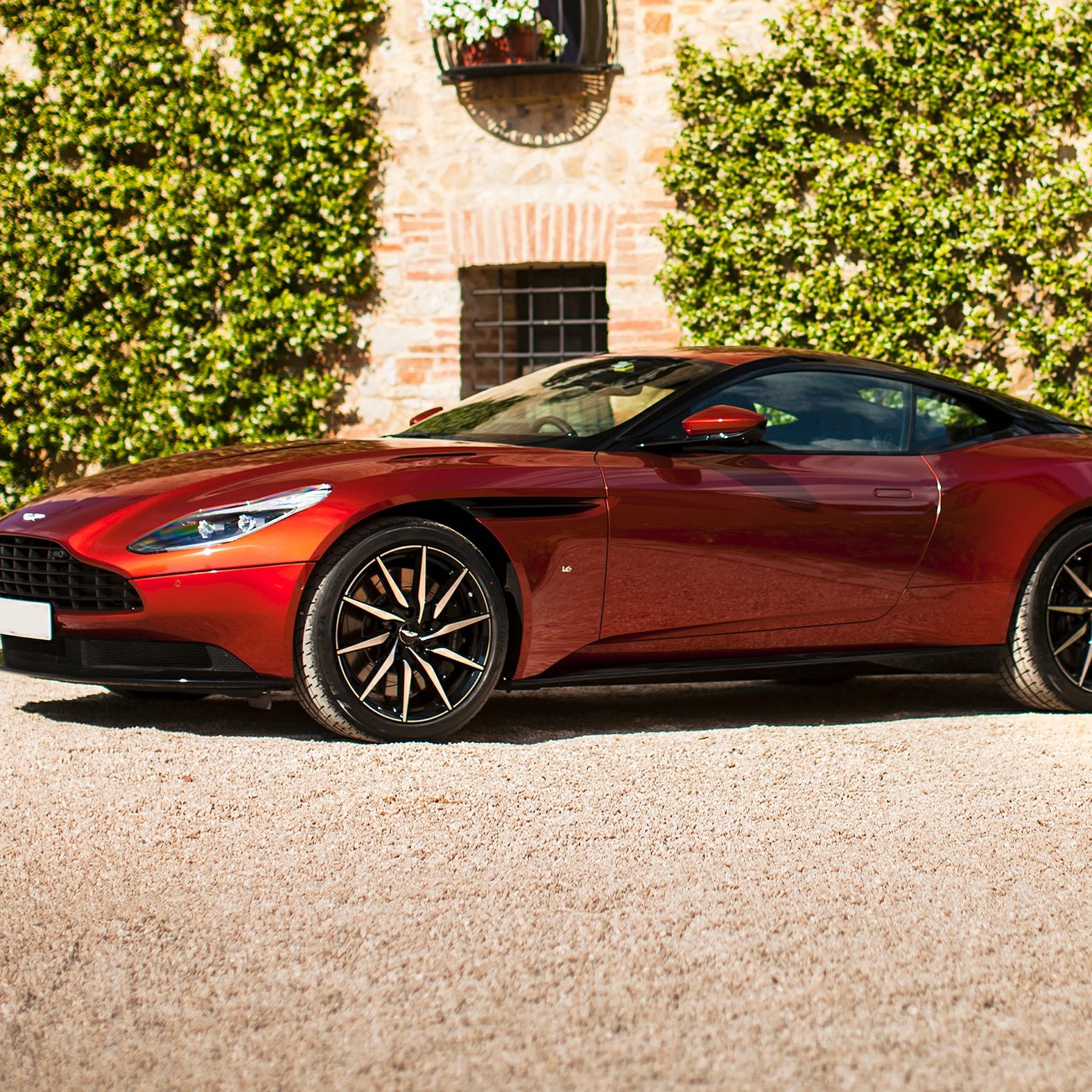 2021 Aston Martin DB11 V8 Shadow Edition