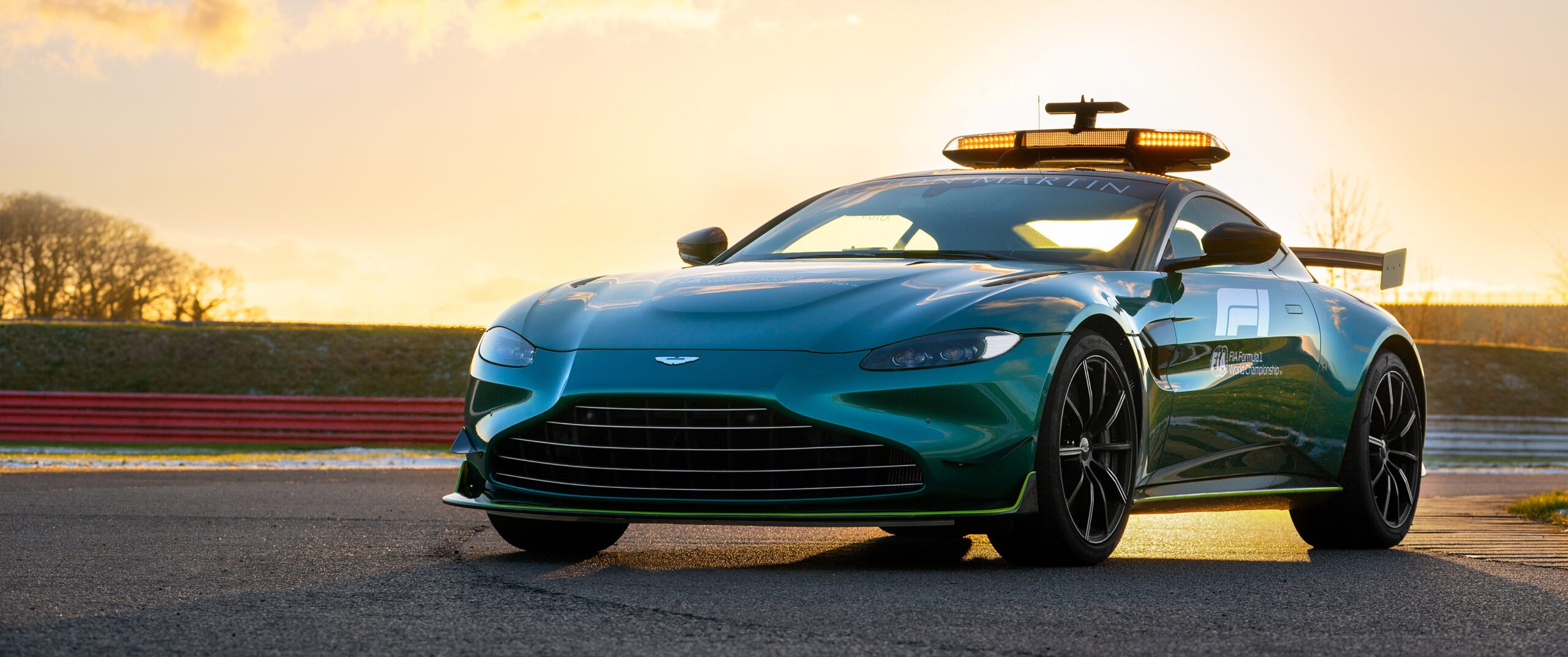 2021 Aston Martin Vantage F1 Safety Car Wallpapers – 