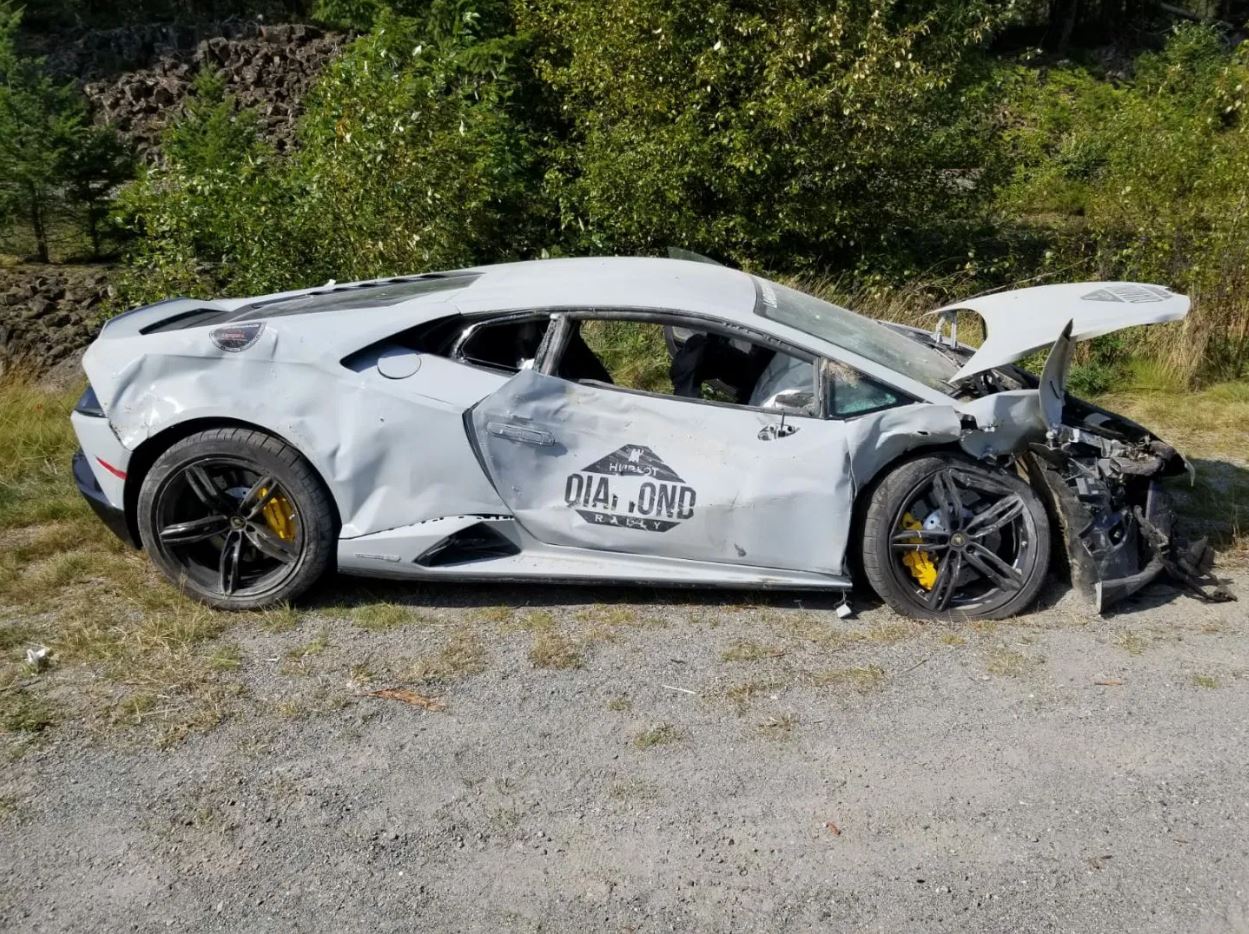 Crashed lamborghini